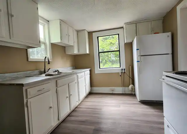 Property at 1337 Fairview Ave, Kingsport, TN, 37660, 1 bed, 1 bath, [object Object]