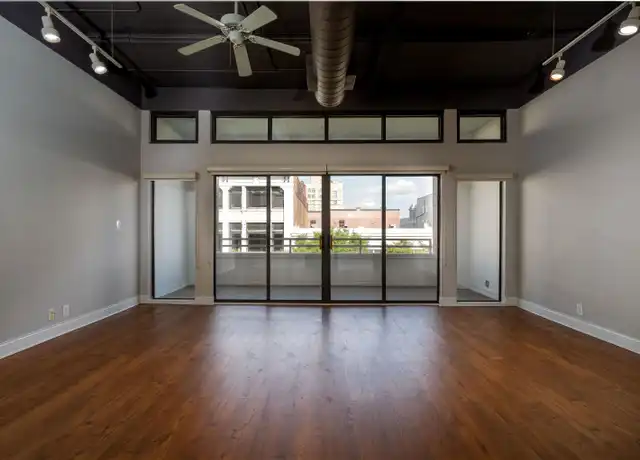 Property at 95 S Main St #404, Memphis, TN, 38103, 1 bed, 1 bath, [object Object]