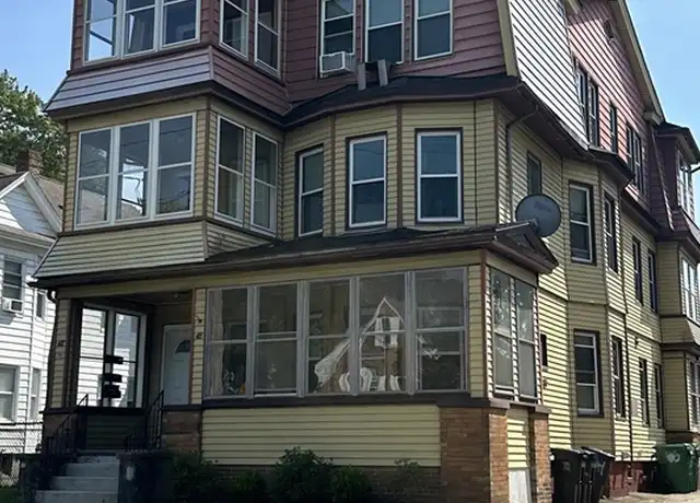 Property at 46 Saint James Ave Unit 3, Chicopee, MA, 01020, 2 beds, 1 bath, [object Object]