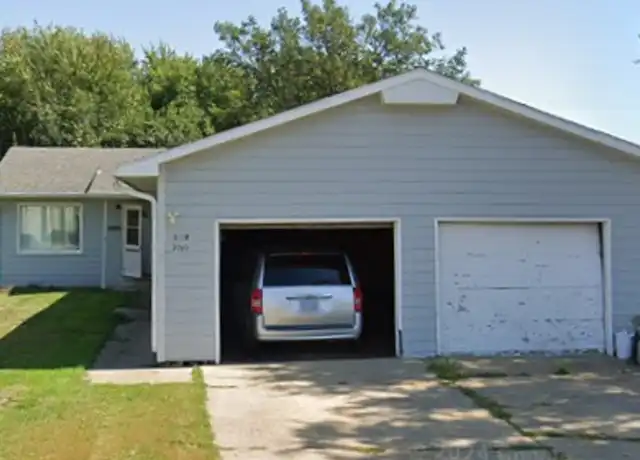 Property at 3010 S Phillips Ave, Sioux Falls, SD, 57105, 2 beds, 1 bath, [object Object]