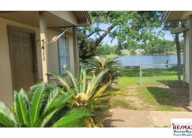 Property at 5411 E Shore Dr, Pensacola, FL, 32505, 2 beds, 1 bath, [object Object]