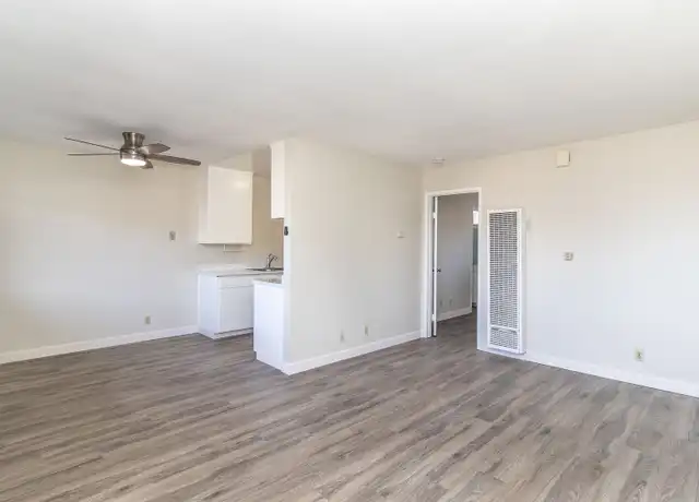 Property at 137 Maple Ave Unit 6, Carlsbad, CA, 92008, 1 bed, 1 bath, [object Object]