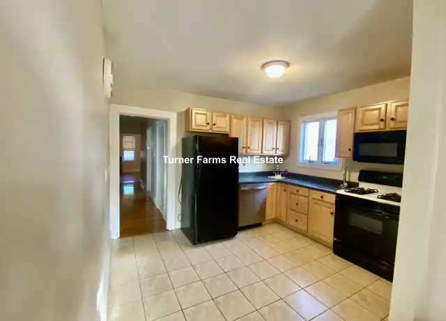 Property at 89 Hillsdale Rd Unit 1, Medford, MA, 02155, 3 beds, 1 bath, [object Object]
