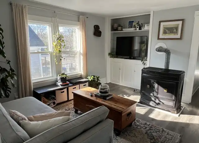 Property at 37 Old Westport Rd Unit 2, Dartmouth, MA, 02747, 3 beds, 1 bath, [object Object]