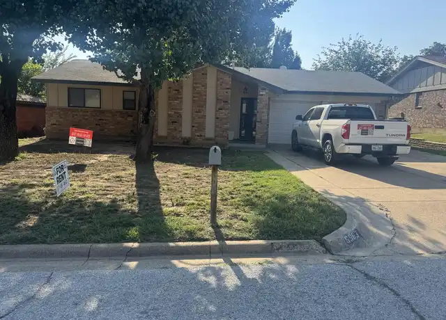 Property at 6963 Crabtree Ln, North Richland Hills, TX, 76182, 3 beds, 2 baths, [object Object]