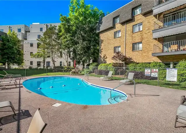 Property at 1323 Queens Rd #414, Charlotte, NC, 28207, 1 bed, 1 bath, [object Object]