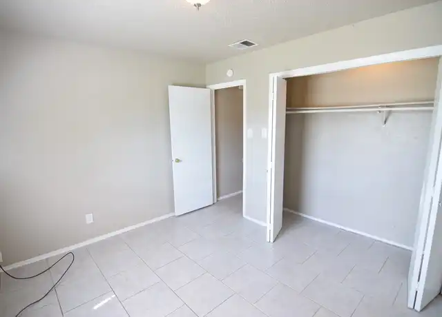 Property at 1221 West Avenue J Unit J, Belton, TX, 76513, 2 beds, 1.5 baths, [object Object]