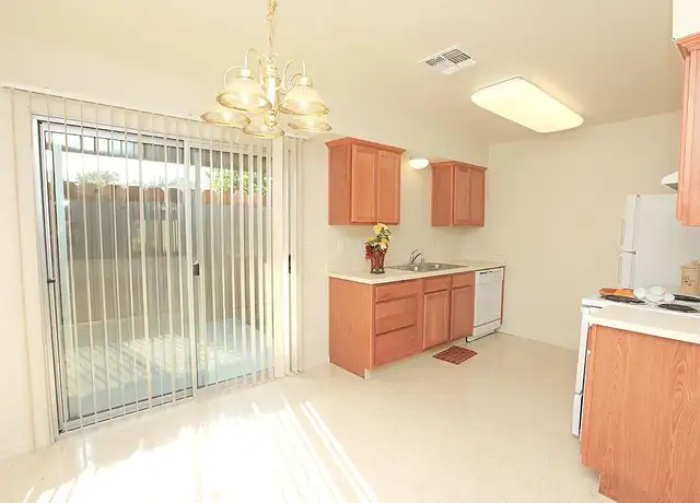 Photo of 485 E Bullard Ave, Fresno, CA 93710