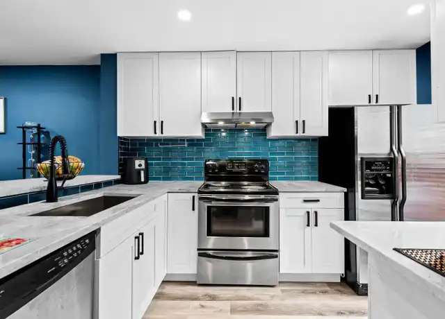 Property at 3082 S Oakland Forest Dr, Oakland Park, FL, 33309, 2 beds, 2.5 baths, [object Object]