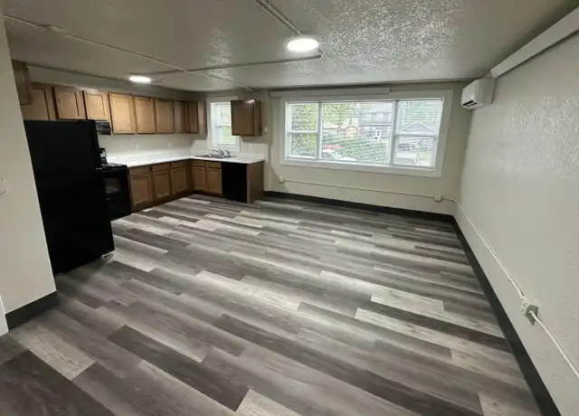 Property at 1020 N 2nd St Unit 6, Aberdeen, SD, 57401, 2 beds, 1 bath, [object Object]