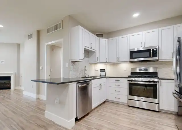 Property at 6260 W 3rd St Unit 3-133, Los Angeles, CA, 90036, 1 bed, 1 bath, [object Object]
