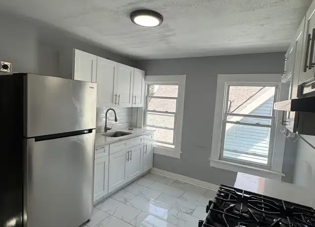 Property at 146 Farren Ave, New Haven, CT, 06513, 3 beds, 1 bath, [object Object]