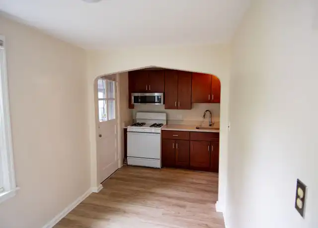 Property at 75 Kensington Ave Unit 05, Northampton, MA, 01060, 1 bed, 1 bath, [object Object]