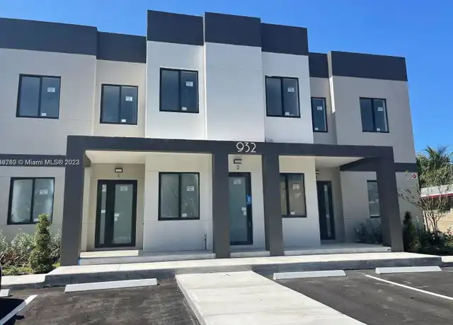 Property at 932 SW 10th St, Miami, FL, 33130, 3 beds, 2 baths, [object Object]
