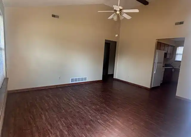 Property at 1717 E 33rd St, Joplin, MO, 64804, 2 beds, 1 bath, [object Object]