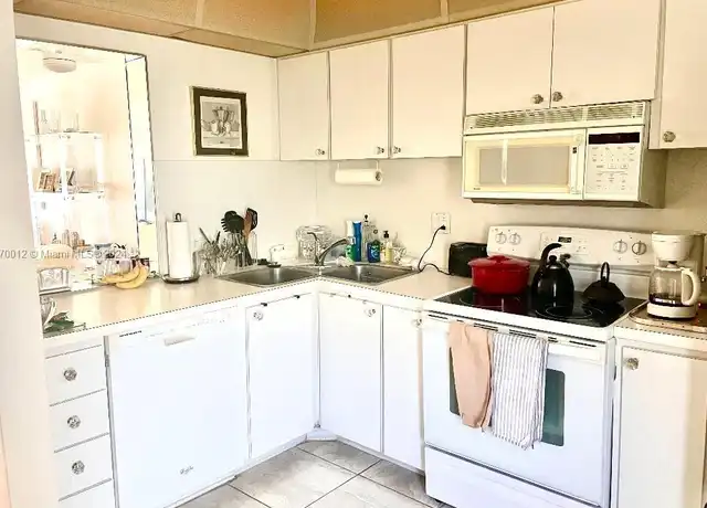 Property at 465 Paradise Isle Blvd #101, Hallandale Beach, FL, 33009, 2 beds, 2 baths, [object Object]