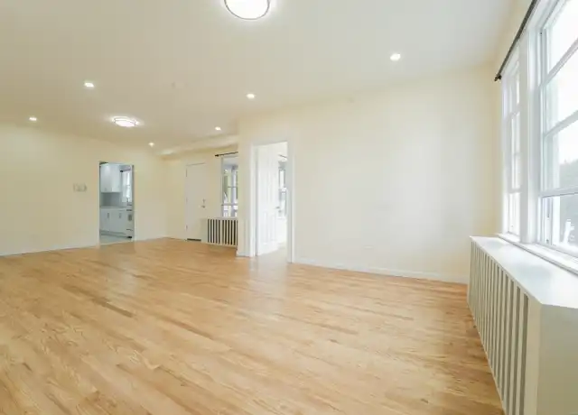 Property at 21 Lake St, Waterbury, CT, 06708, 3 beds, 1.5 baths, [object Object]