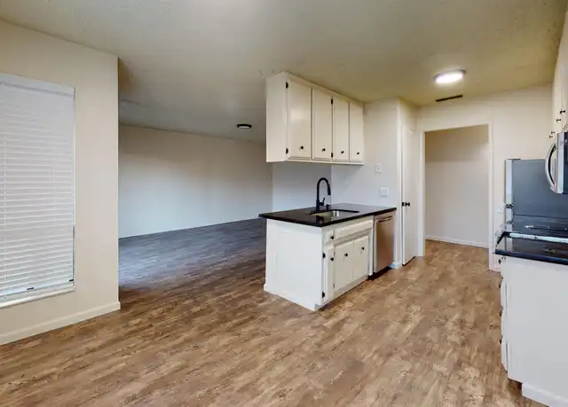 Property at 915 Lakeside Dr, Red Bluff, CA, 96080, 2 beds, 2 baths, [object Object]