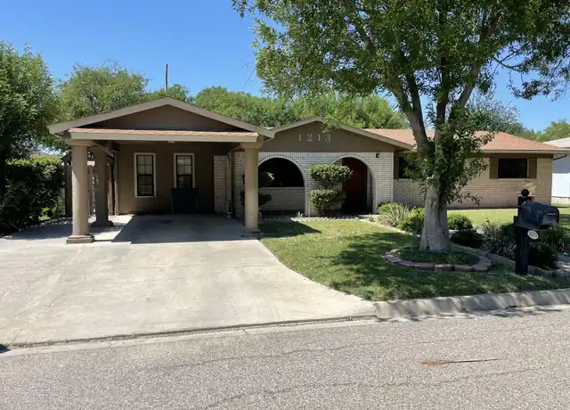 Property at 1213 Royal Crown Dr, Eagle Pass, TX, 78852, 4 beds, 2 baths, [object Object]