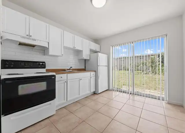 Property at 1521 W 21st St #5, Riviera Beach, FL, 33404, 2 beds, 1 bath, [object Object]