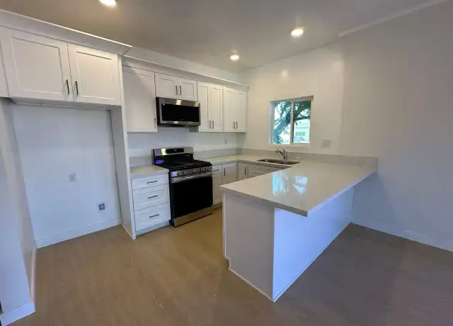 Property at 2029 8th Ave Unit 2031, Los Angeles, CA, 90018, 2 beds, 1 bath, [object Object]