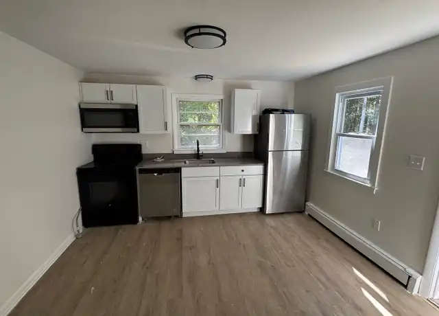 Property at 38 Mast Rd Unit 3, Lee, NH, 03861, 2 beds, 1 bath, [object Object]