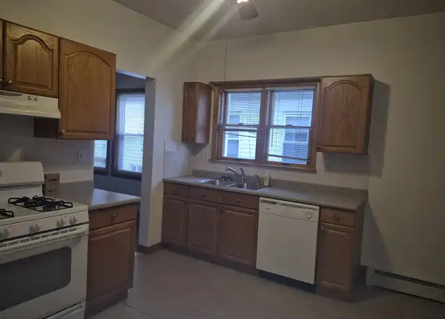 Property at 105 3rd St Unit 2, Medford, MA, 02155, 2 beds, 1 bath, [object Object]