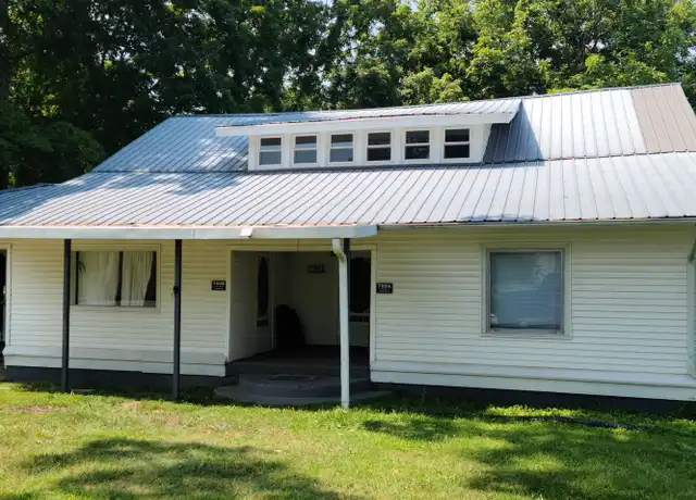 Property at 709 Main St, Burns, TN, 37029, 3 beds, 2 baths, [object Object]
