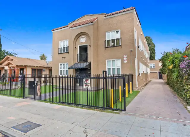 Property at 837 W 43rd Pl Unit 2, Los Angeles, CA, 90037, 1 bed, 1 bath, [object Object]