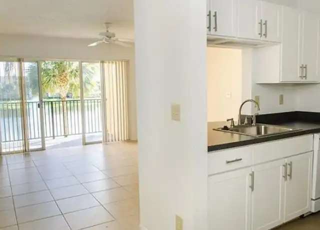 Property at 8530 SW 1st St, Pembroke Pines, FL, 33025, 1 bed, 1 bath, [object Object]
