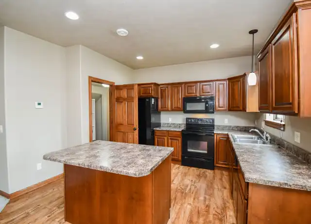 Property at 8413 W 53rd St, Sioux Falls, SD, 57106, 3 beds, 2.5 baths, [object Object]