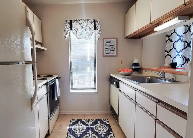 Photo of 299 Snow Cap Ct, Glen Burnie, MD 21061