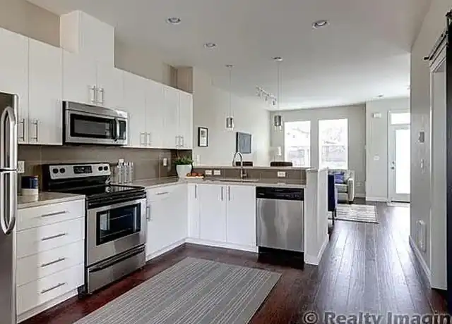 Property at Axis PDX Apartments - 4920 N Gantenbein Ave, Portland, OR, 97217, 2 beds, 1.5 baths, [object Object]