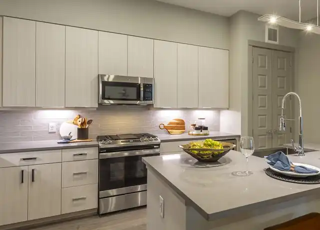 Property at 698 W 24th St Unit DH1, Houston, TX, 77008, 2 beds, 2 baths, [object Object]