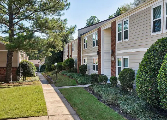 Photo of 2216 Brierbrook Rd, Germantown, TN 38138