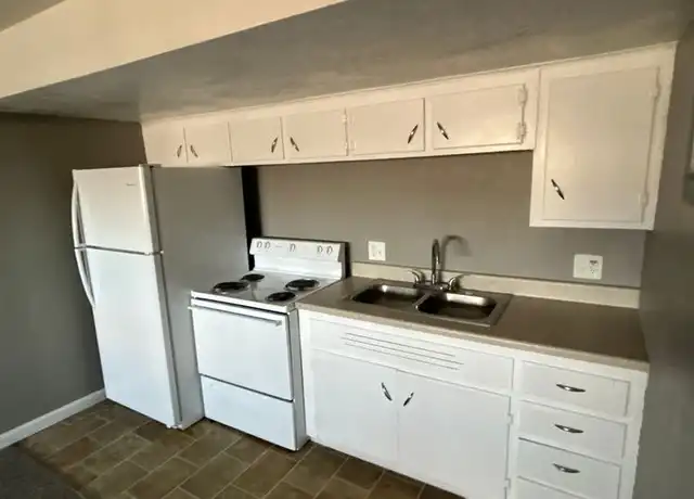 Property at 1006 Forest Ct Unit B09 1046 03, Kansas City, KS, 66103, 1 bed, 1 bath, [object Object]