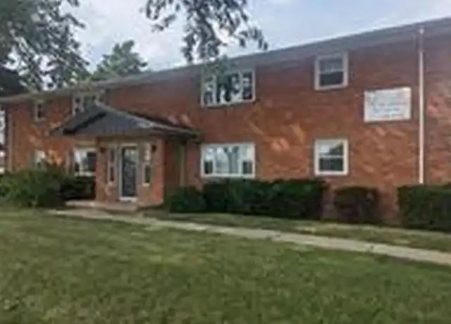 Property at 2205 Dale Dr Unit 3, Champaign, IL, 61821, 2 beds, 1 bath, [object Object]