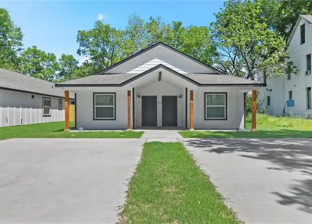 Property at 406 W 6th St #2, Bonham, TX, 75418, 3 beds, 2 baths, [object Object]