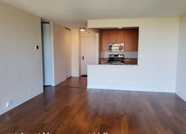 Photo of 1660 N Prospect Ave #811, Milwaukee, WI 53202