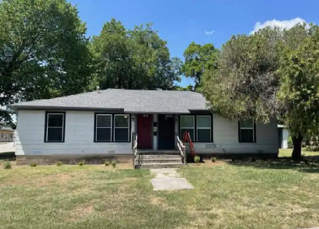 Property at 213 W Church St Unit 213, Gainesville, TX, 76240, 2 beds, 1 bath, [object Object]
