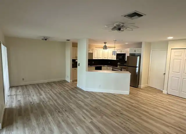 Property at 14 Lexington Ln E Unit C, Palm Beach Gardens, FL, 33418, 2 beds, 1 bath, [object Object]