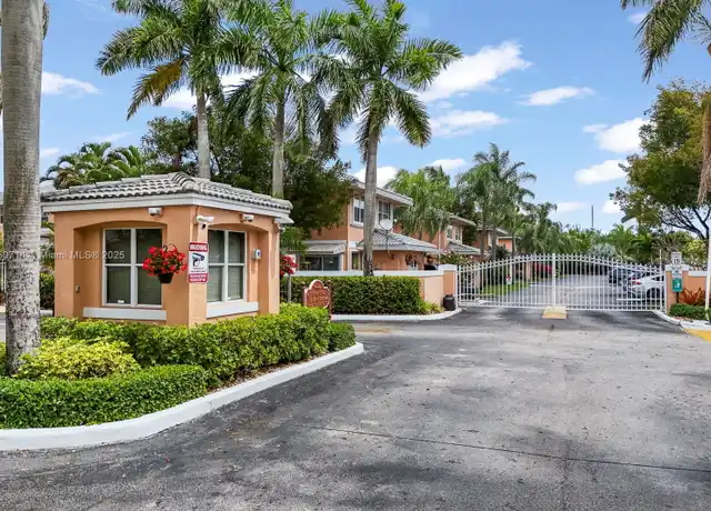 Property at 3239 NW 44th St, Oakland Park, FL, 33309, 3 beds, 2.5 baths, [object Object]