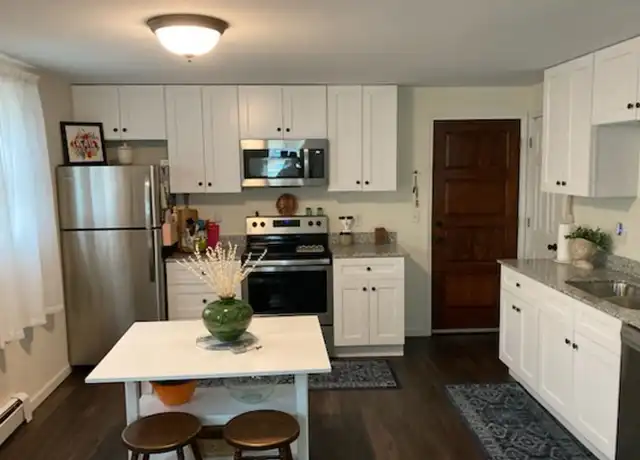 Property at 670 4th St Unit 3, Newport, MN, 55055, 2 beds, 1 bath, [object Object]