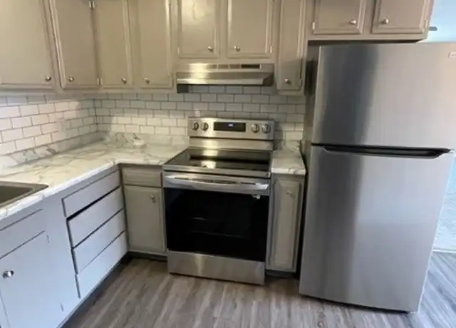 Property at 1942 G St Unit 2, Lincoln, NE, 68510, 2 beds, 1 bath, [object Object]