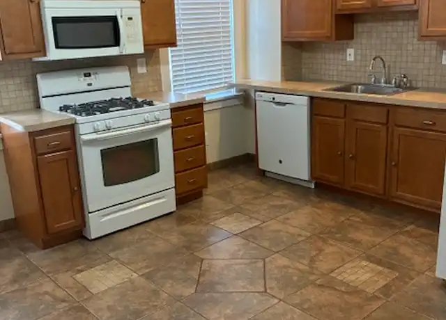 Property at 30 Excelsior Ave Unit 2, Troy, NY, 12180, 1 bed, 1 bath, [object Object]