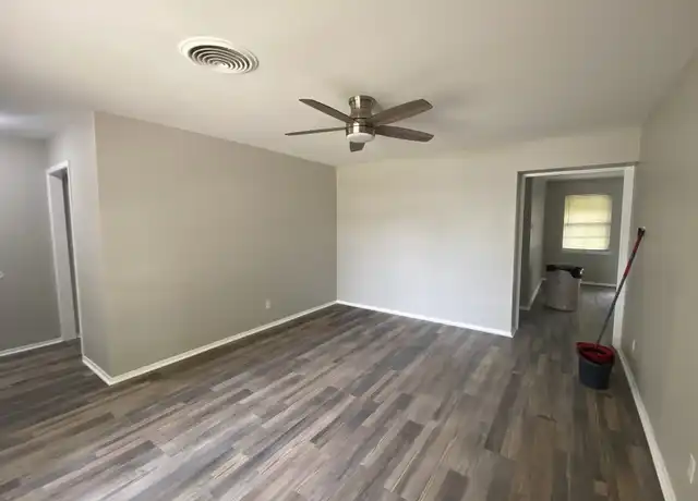 Property at 924 N 59th St, Waco, TX, 76710, 3 beds, 2 baths, [object Object]