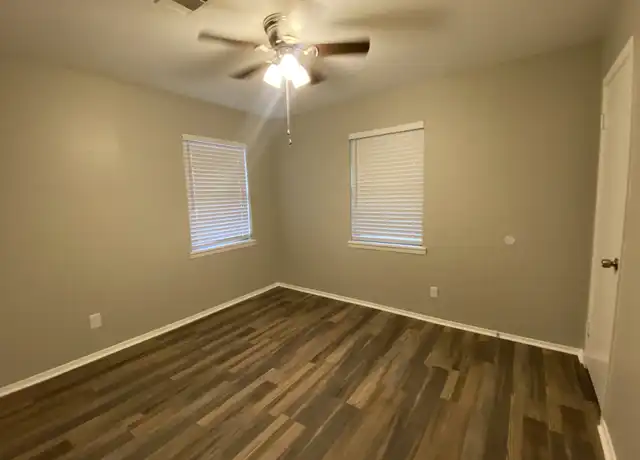 Property at 924 N 59th St, Waco, TX, 76710, 3 beds, 2 baths, [object Object]