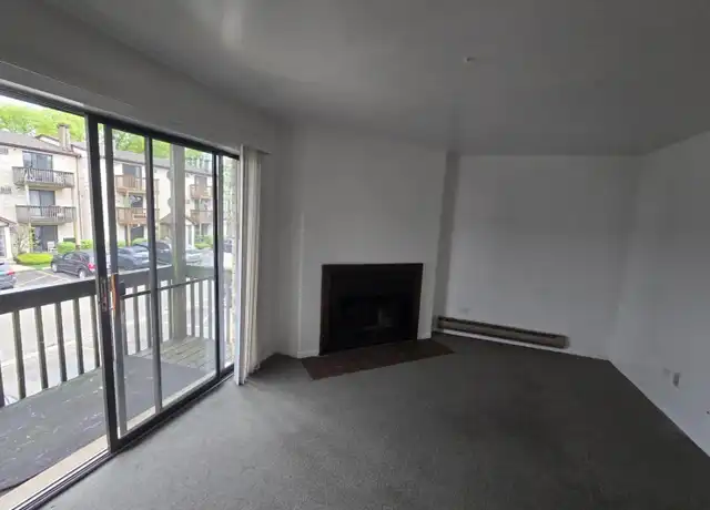 Property at 1840 Goodwin Dr, Palatine, IL, 60074, 2 beds, 1 bath, [object Object]