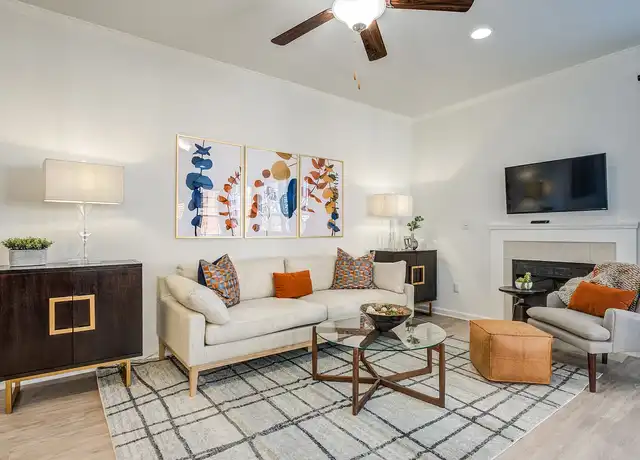 Property at Bayview Club Apartments - 7545 Bayview Club Dr, Indianapolis, IN, 46250, 1-3 bed, 1-2 bath, [object Object]
