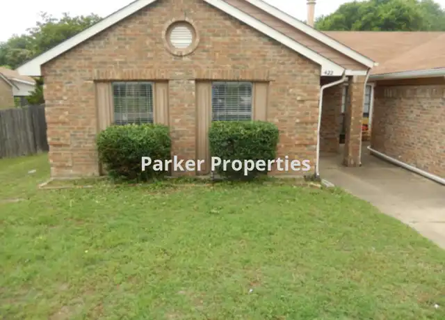 Property at 422 Pogue St, Cedar Hill, TX, 75104, 2 beds, 1 bath, [object Object]